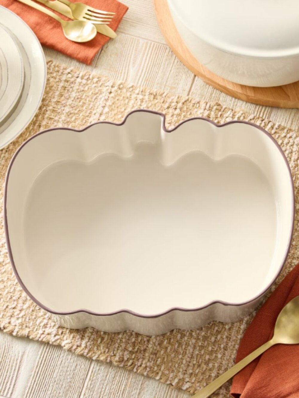 Better Homes & Gardens 10 in x 13 in Cream Figural Pumpkin Stoneware Baking Dish